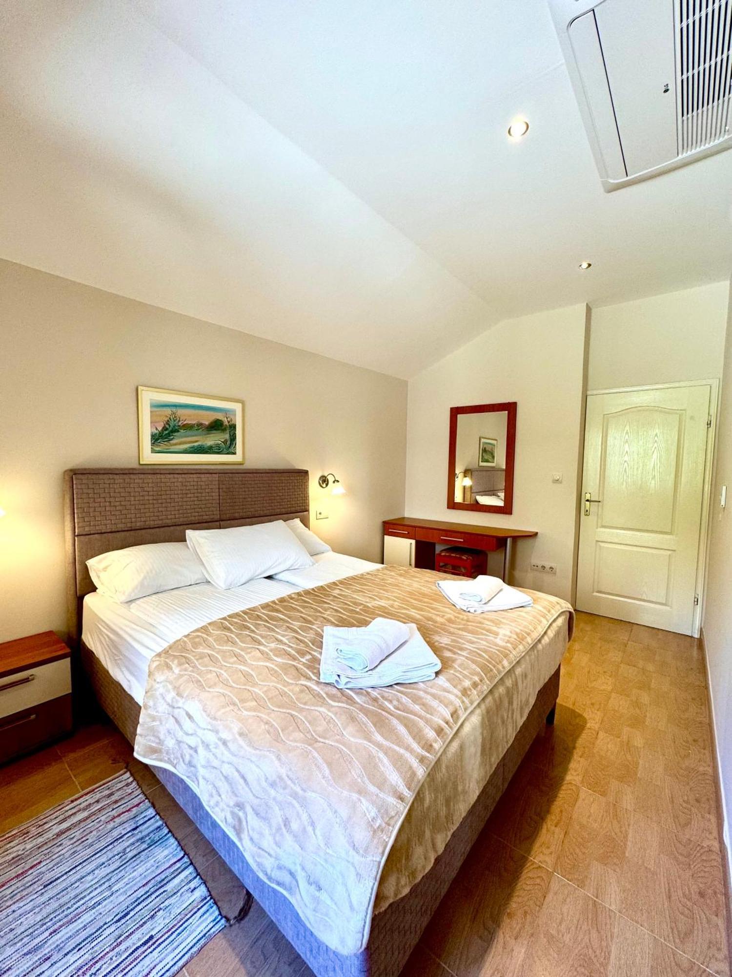 קוטור Apartments Radonicic מראה חיצוני תמונה
