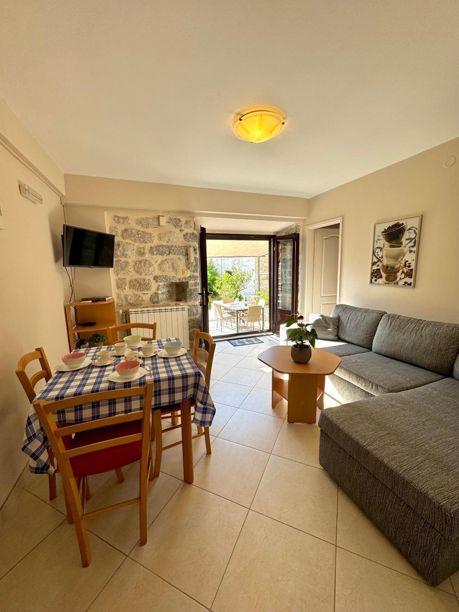קוטור Apartments Radonicic מראה חיצוני תמונה