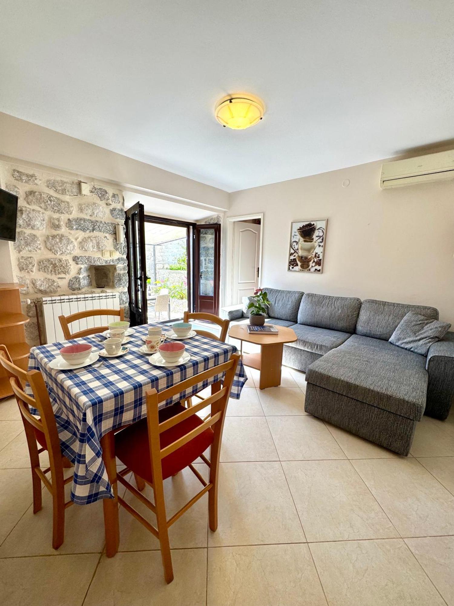 קוטור Apartments Radonicic מראה חיצוני תמונה