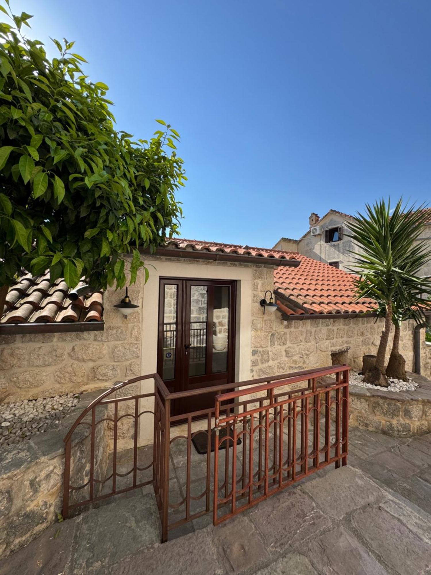 קוטור Apartments Radonicic מראה חיצוני תמונה